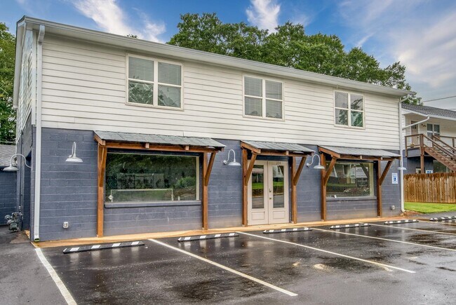 Building Photo - 224 Alcovy St