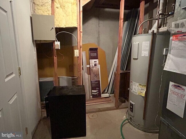 Building Photo - 445 Fort Hill Cir