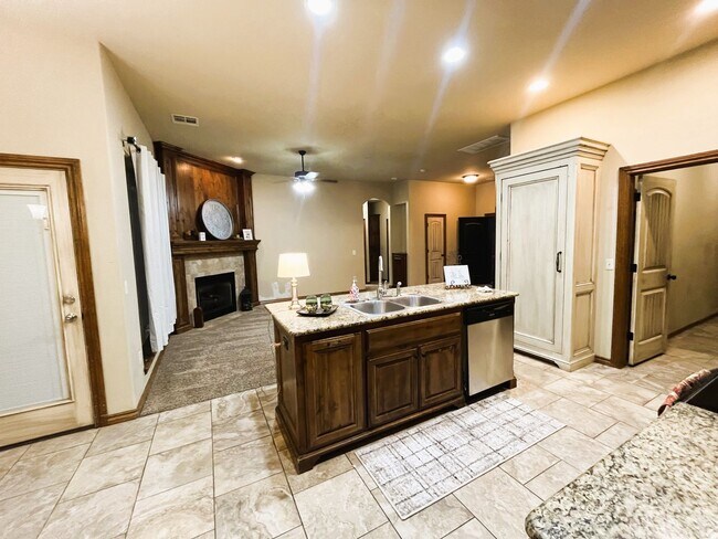 Building Photo - 14812 Brent Cir