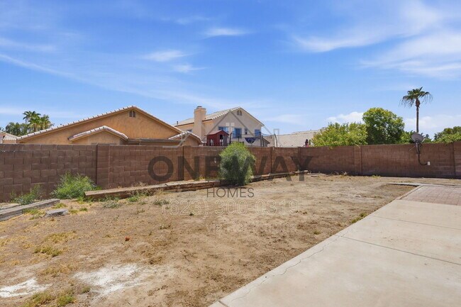 Building Photo - 4622 E Summerhaven Dr