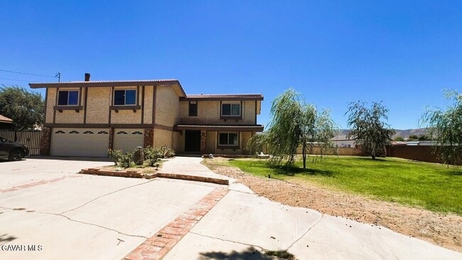 Building Photo - 5020 W Ave K 10