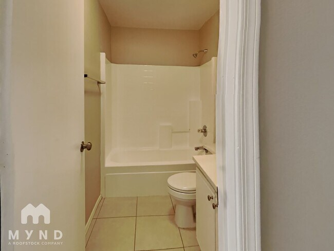 Building Photo - 12459 N Pablo St