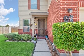 Building Photo - 914 Bandon Ln