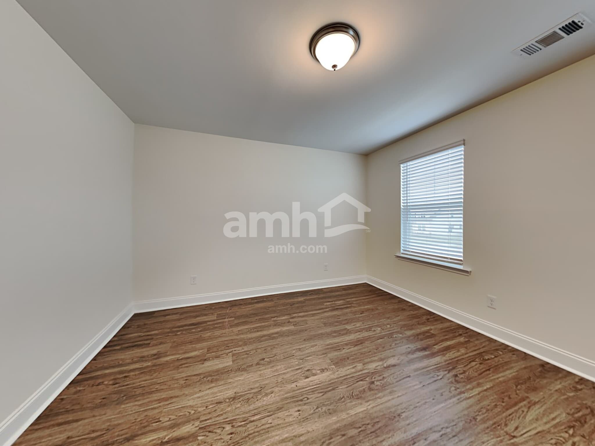 Building Photo - 208 Parkside Blvd