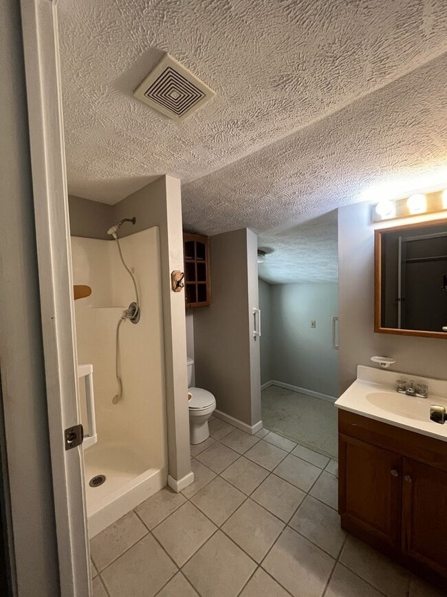 Building Photo - 2001 Elmwood St