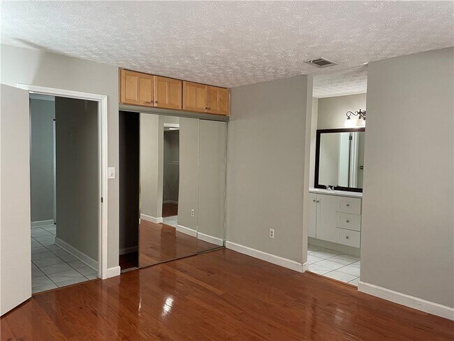 Building Photo - 906 Parkaire Crossing
