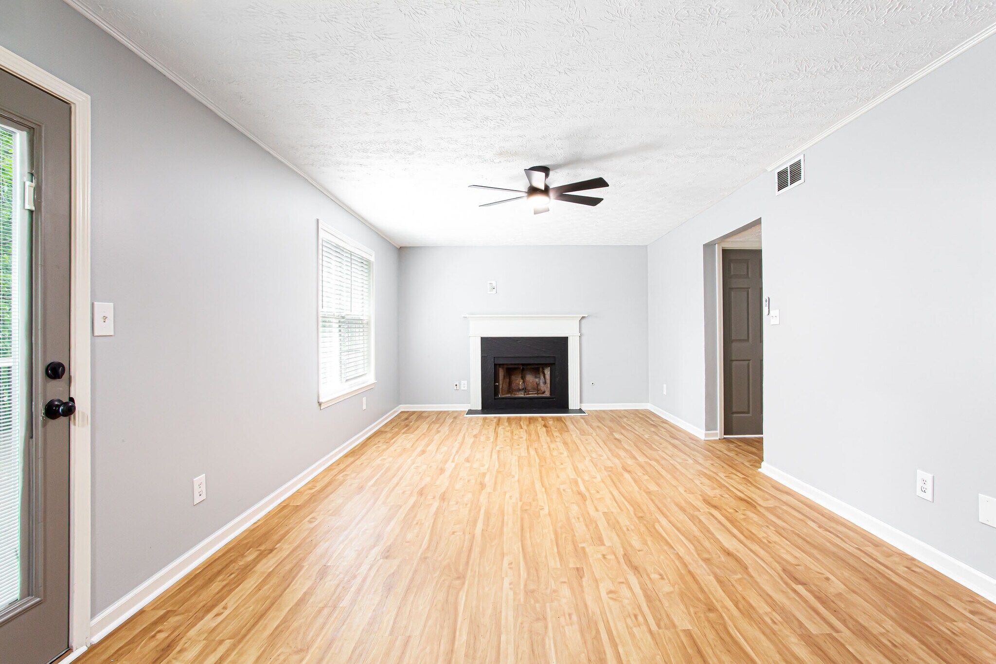 Building Photo - 6587 Alford Way