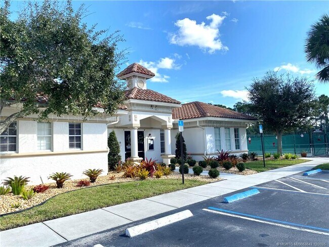 Building Photo - 3486 NW Oak Glen Dr