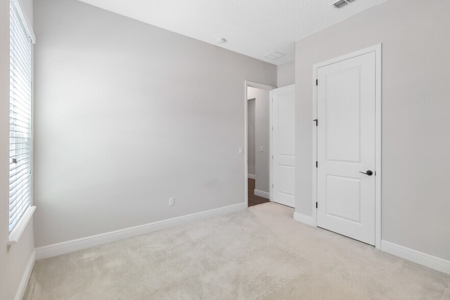 5th bedroom downstairs - 16753 Gullfloss Ter