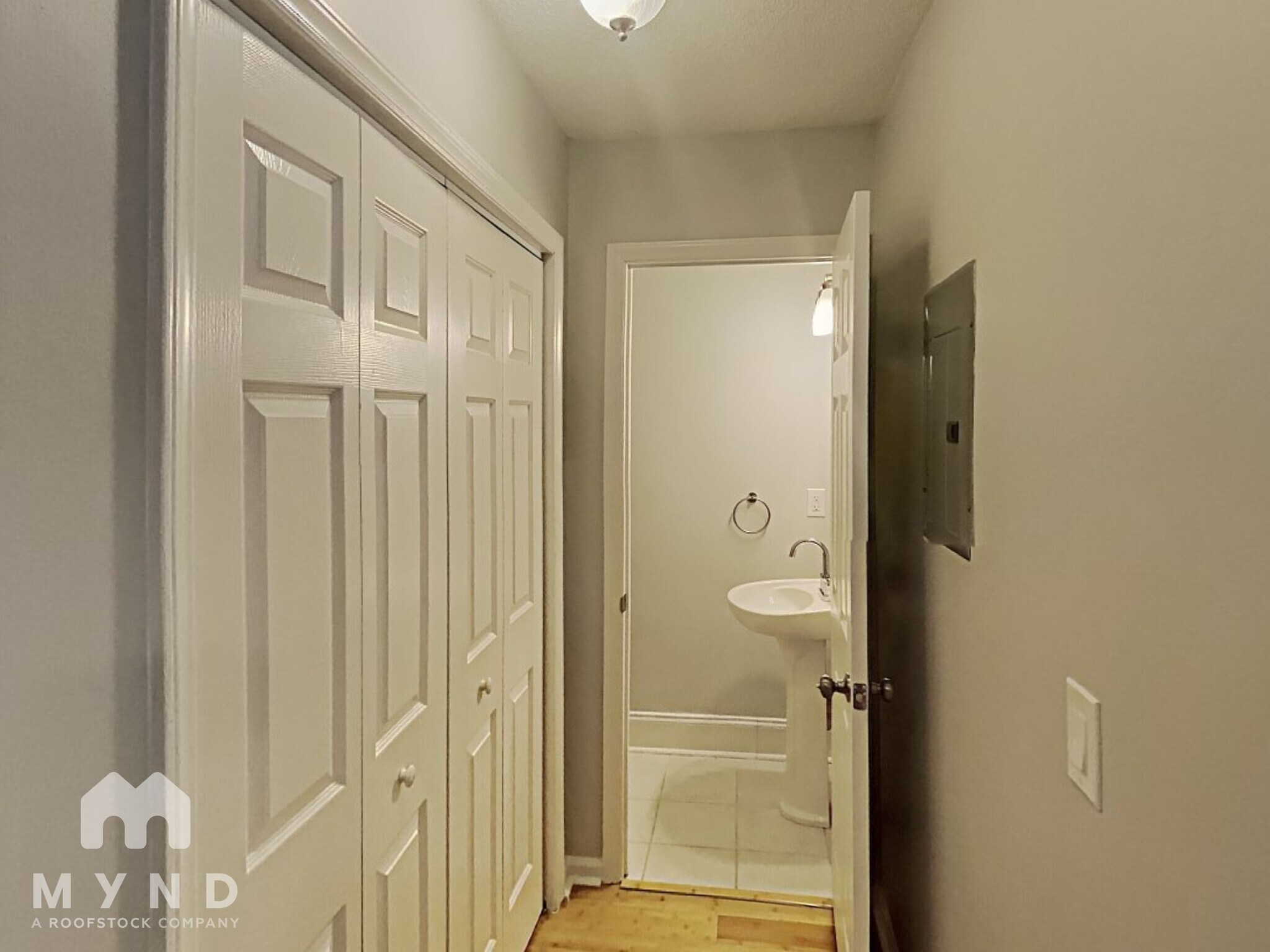 Building Photo - 6 Yorkfield Ct