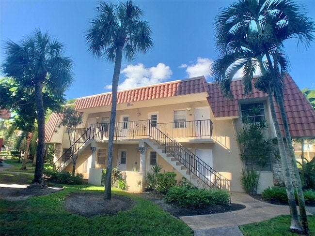 Building Photo - 9357 SW 77th Ave