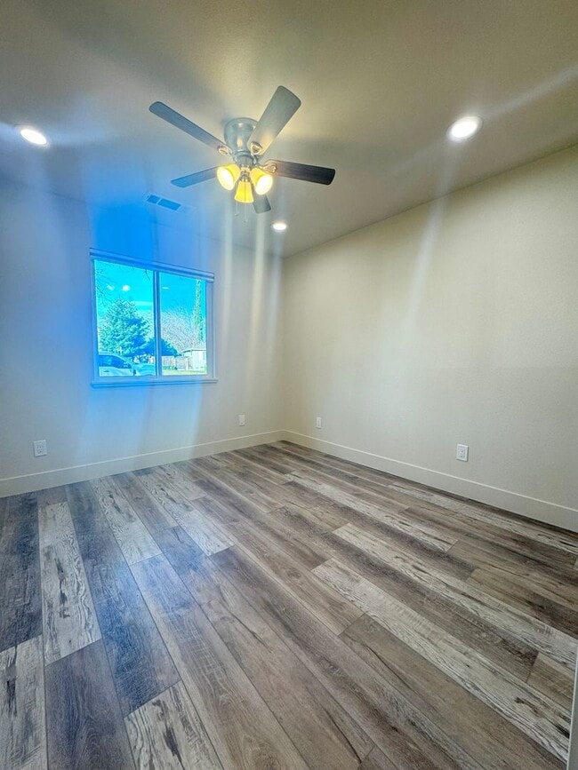 Building Photo - Luxury Living Redefined: Exquisite New Build