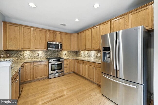 Building Photo - 4705 Manor Dr
