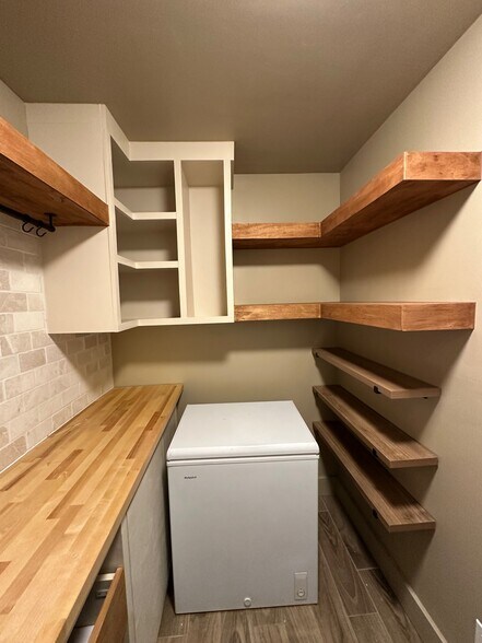 Walk in butler's pantry - 7970 W Elm St