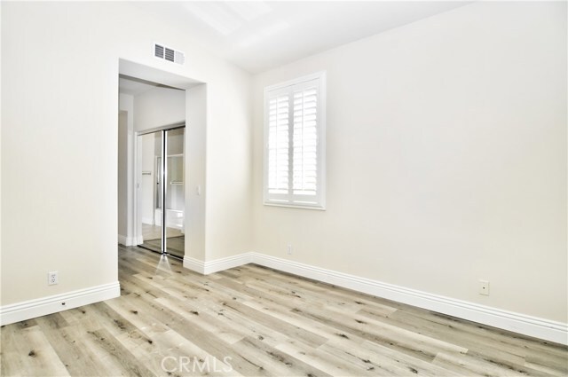 Building Photo - 165 Stepping Stone