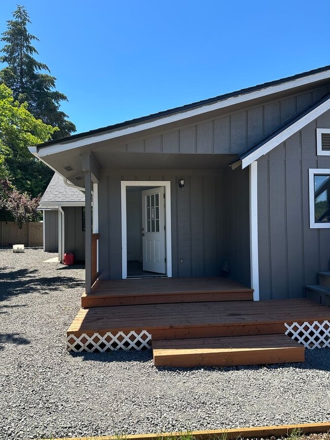 Building Photo - 3-bedroom 2 bath House