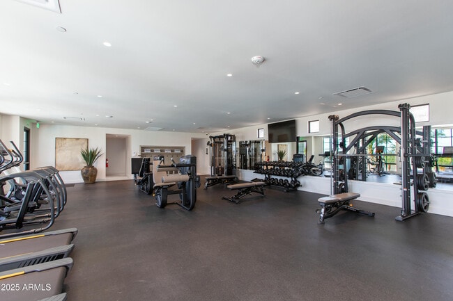 Building Photo - 5000 N Camelback Rdg Dr