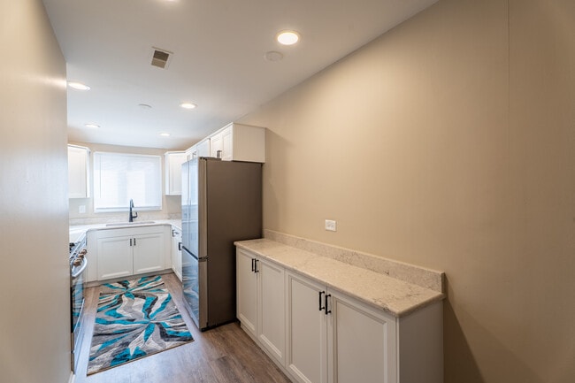 Building Photo - 774 Terrace Ct