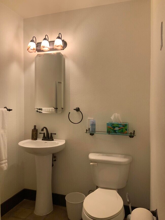 Building Photo - 38540 Lobelia Cir