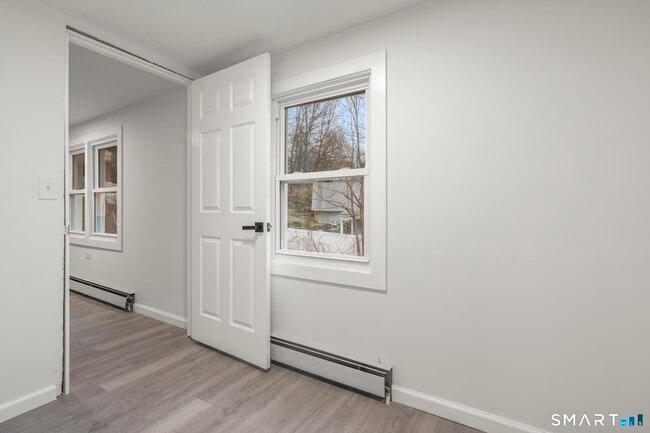 Building Photo - 93 Sunnyside Ave