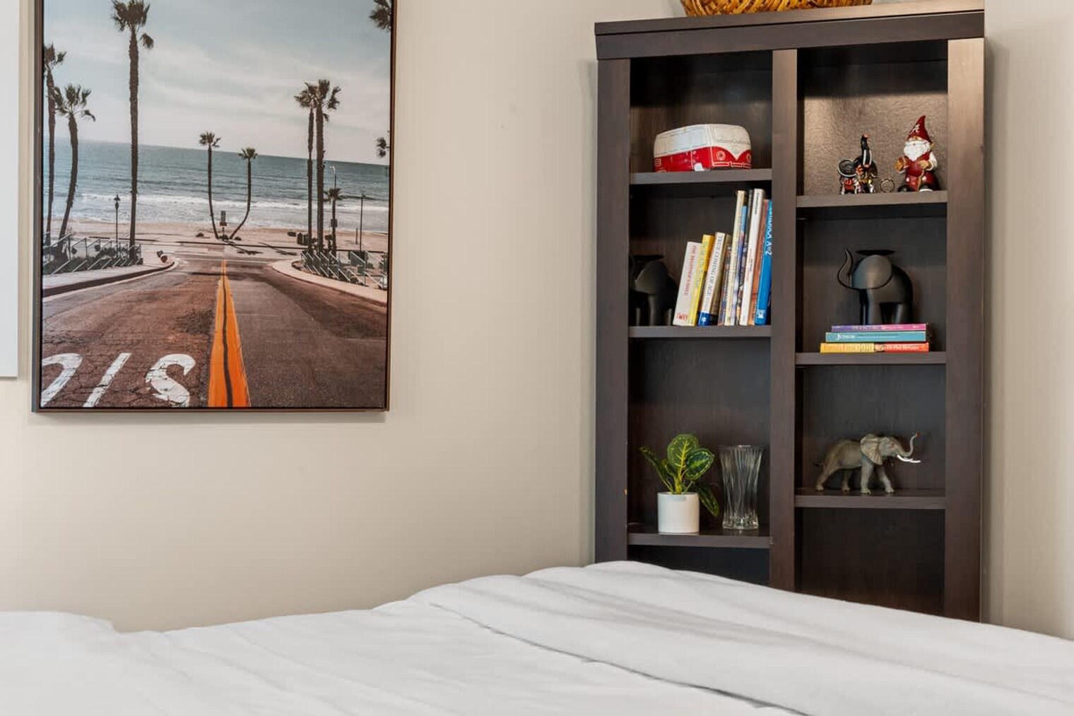 Building Photo - 608 S 21st Ave