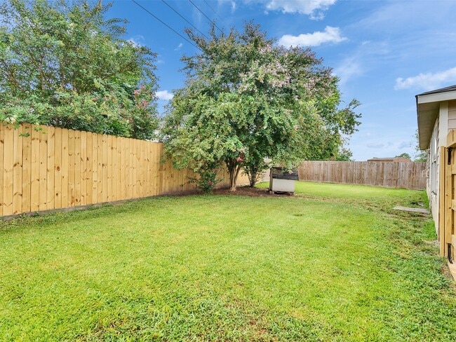 Building Photo - 502 Danbury Park Ln