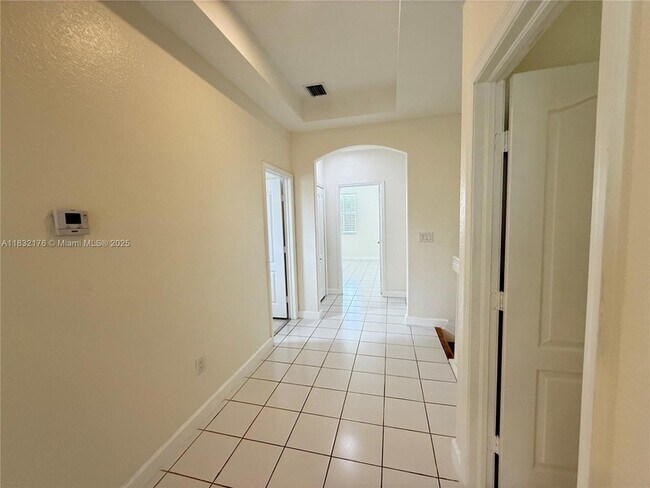 Building Photo - 15131 SW 23rd Ln