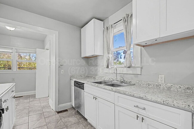 Building Photo - 1895 Markone St NW