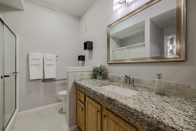 Building Photo - 1 bedroom Condo