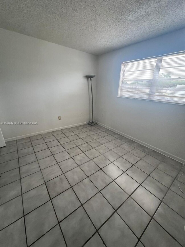 Building Photo - 15022 SW 80th Terrace