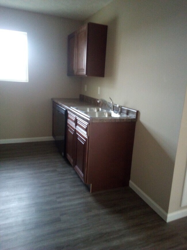 Building Photo - Single Family Home in White Pine TN