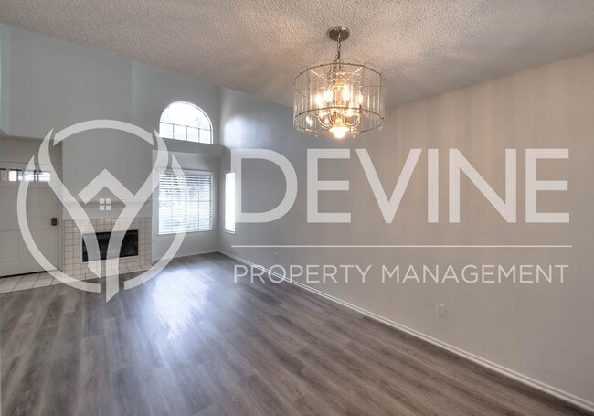 Building Photo - Move-In Ready Home