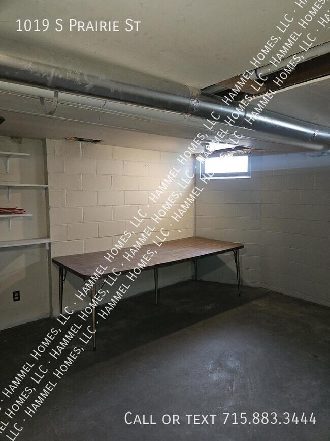 Building Photo - 1019 S Prairie St