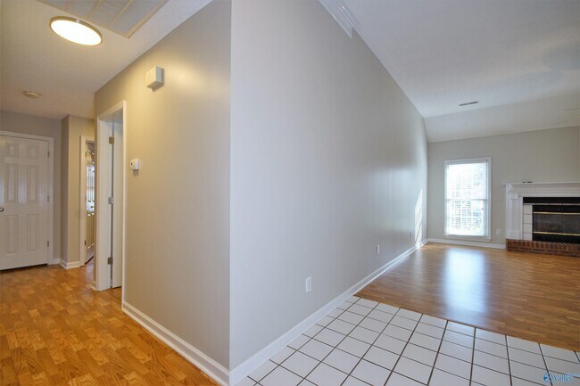 Building Photo - 115 Markum Ln