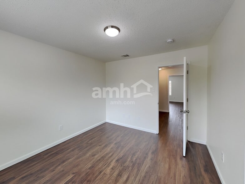 Building Photo - 10413 Woodruff Ct