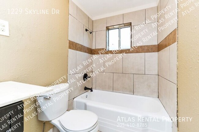 Building Photo - 1229 Skyline Dr