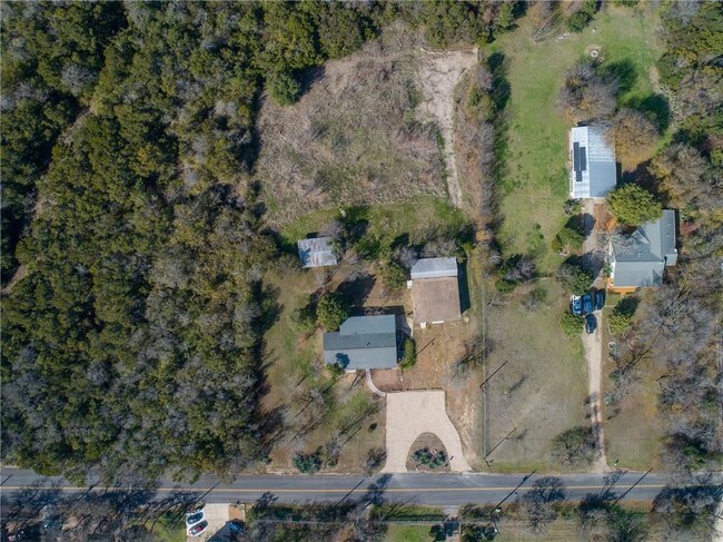 Building Photo - 4806 Pecan Springs Rd