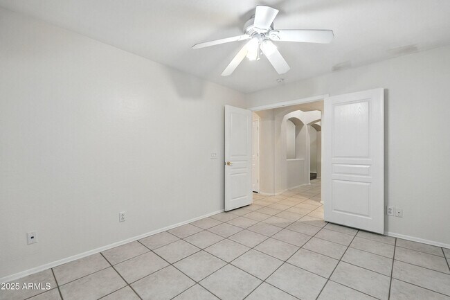 Building Photo - 5307 W Morten Ave