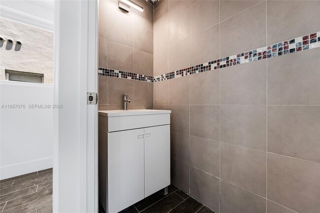 Building Photo - 1519 Pennsylvania Ave