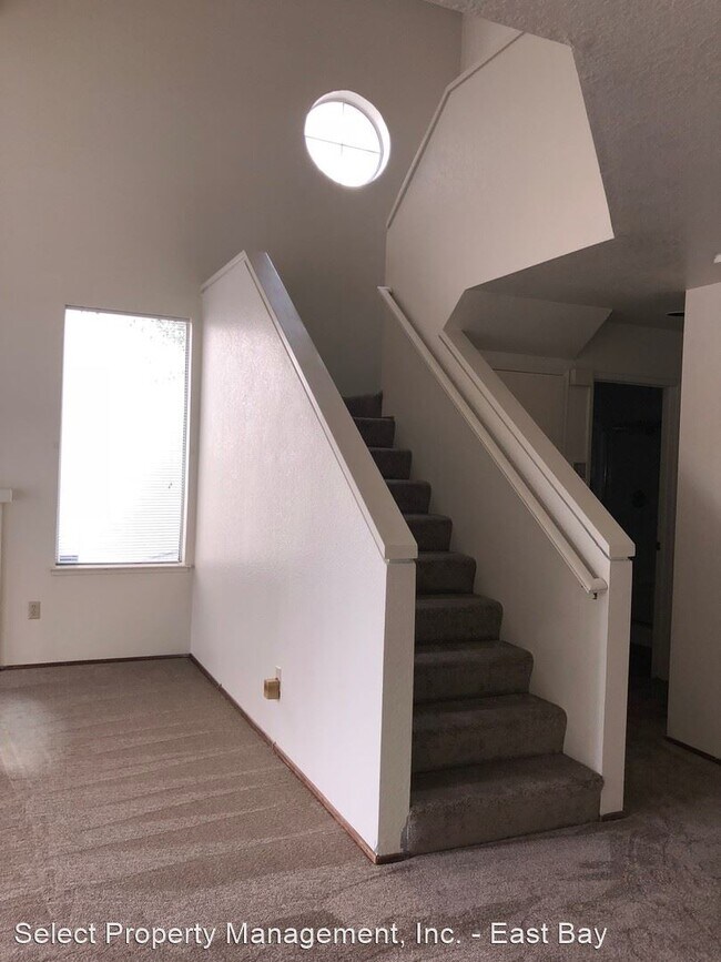 Building Photo - 2 br, 3 bath House - 2674 Barrington Terr