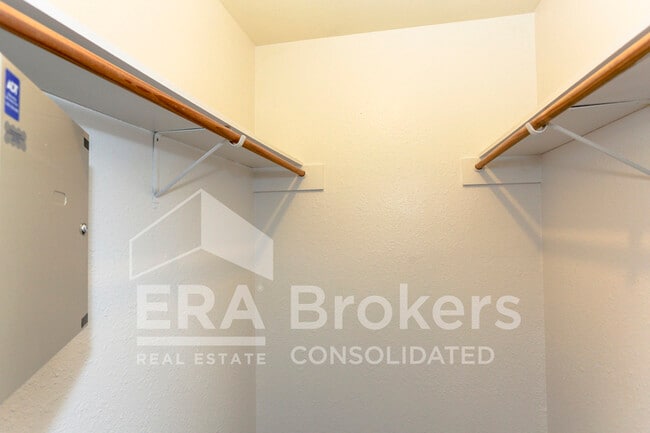 Building Photo - 4903 Ridge Haven