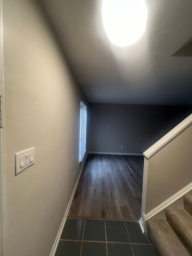 Building Photo - 3 Bedroom Townhome South Charlotte for $1700.00