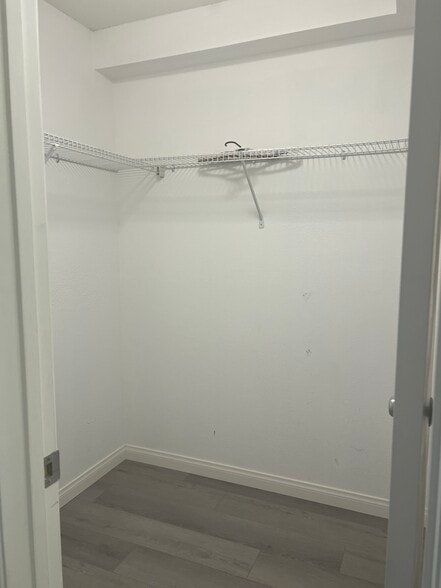 Building Photo - 3550 Lebon Dr