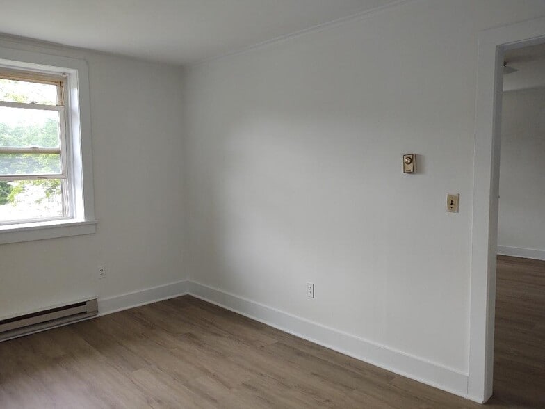 Building Photo - 31 Wing Ave