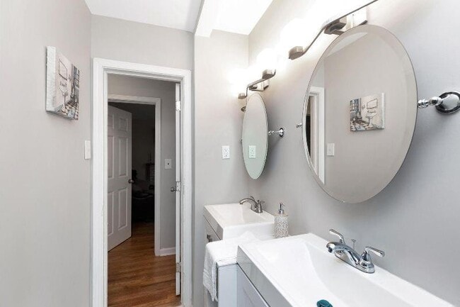 Building Photo - 965 Smith St