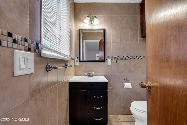 Building Photo - 36 Community Dr