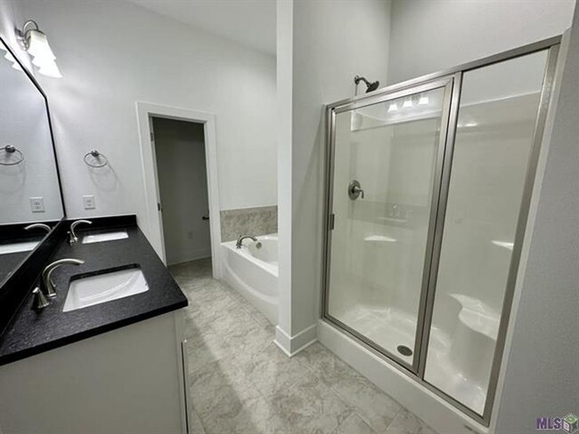 Primary Photo - Beautiful Townhome in Dawson Bluff!