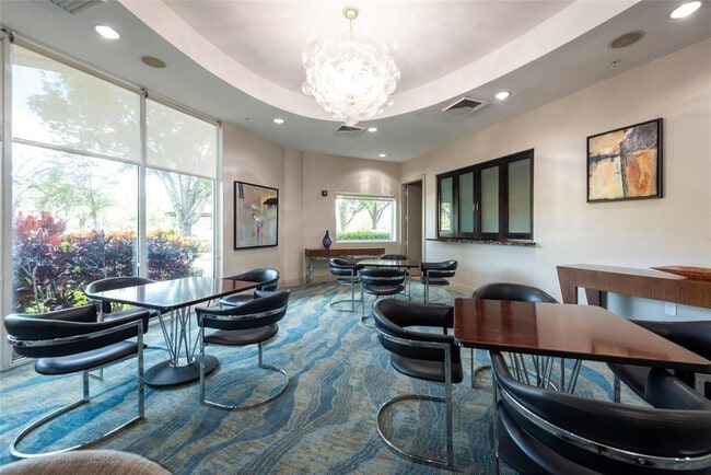 Building Photo - 401 SW 4th Ave