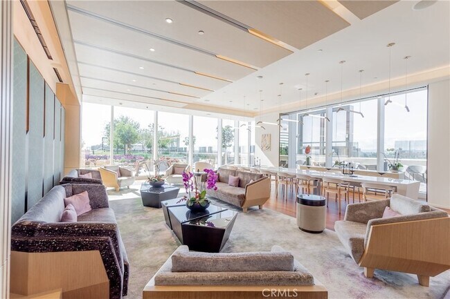 Building Photo - 889 Francisco St