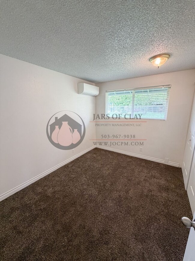 Building Photo - Salem 3BR with AC in Every Room! | 2-Car Garage & Fenced Yard